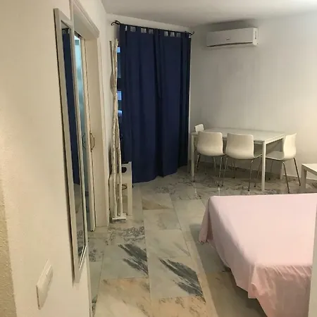 Ibiza Rooms * 伊维萨镇